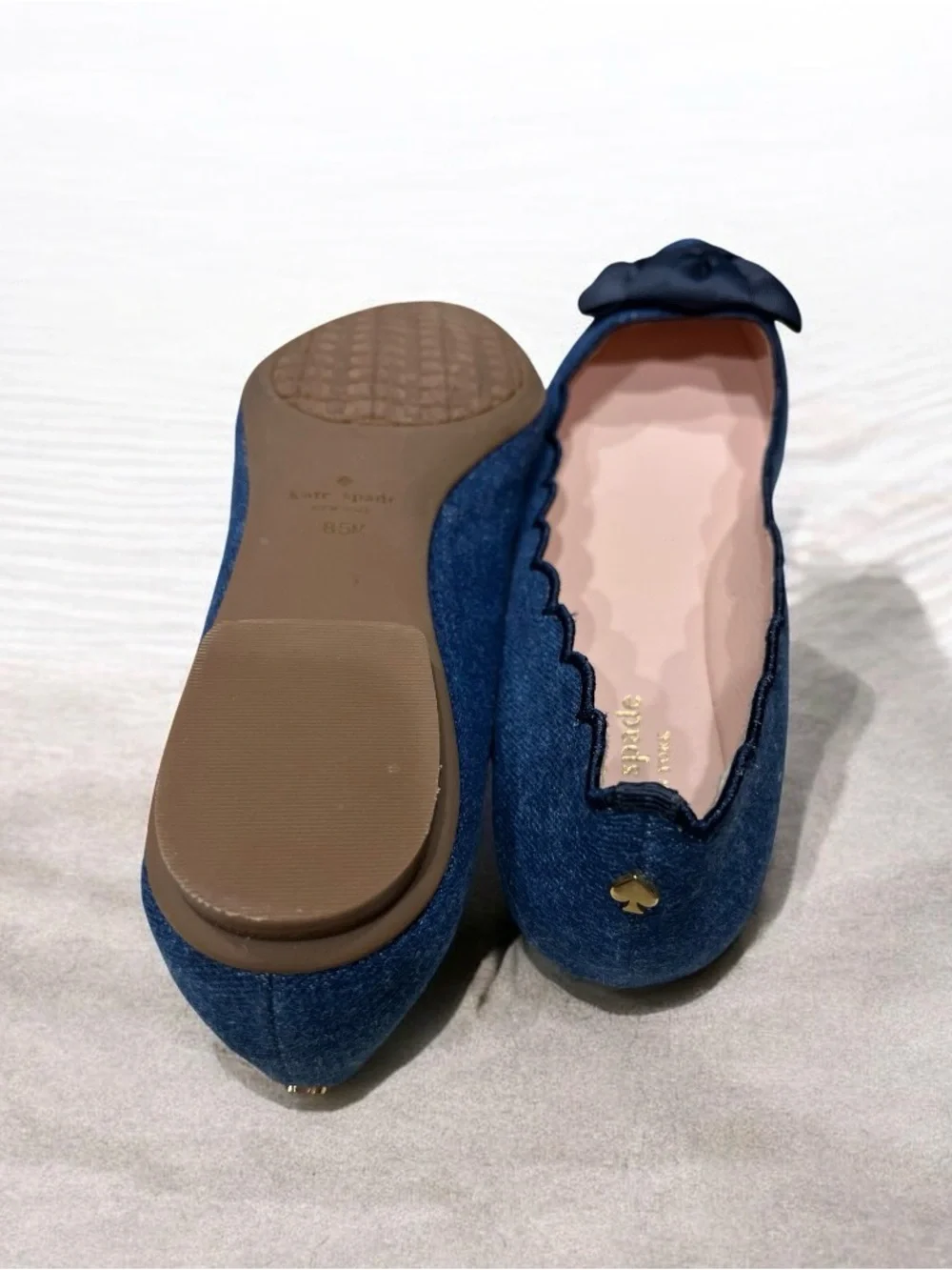 Kate Spade New York Nannete denim Flats with a bow detail. Size 8.5